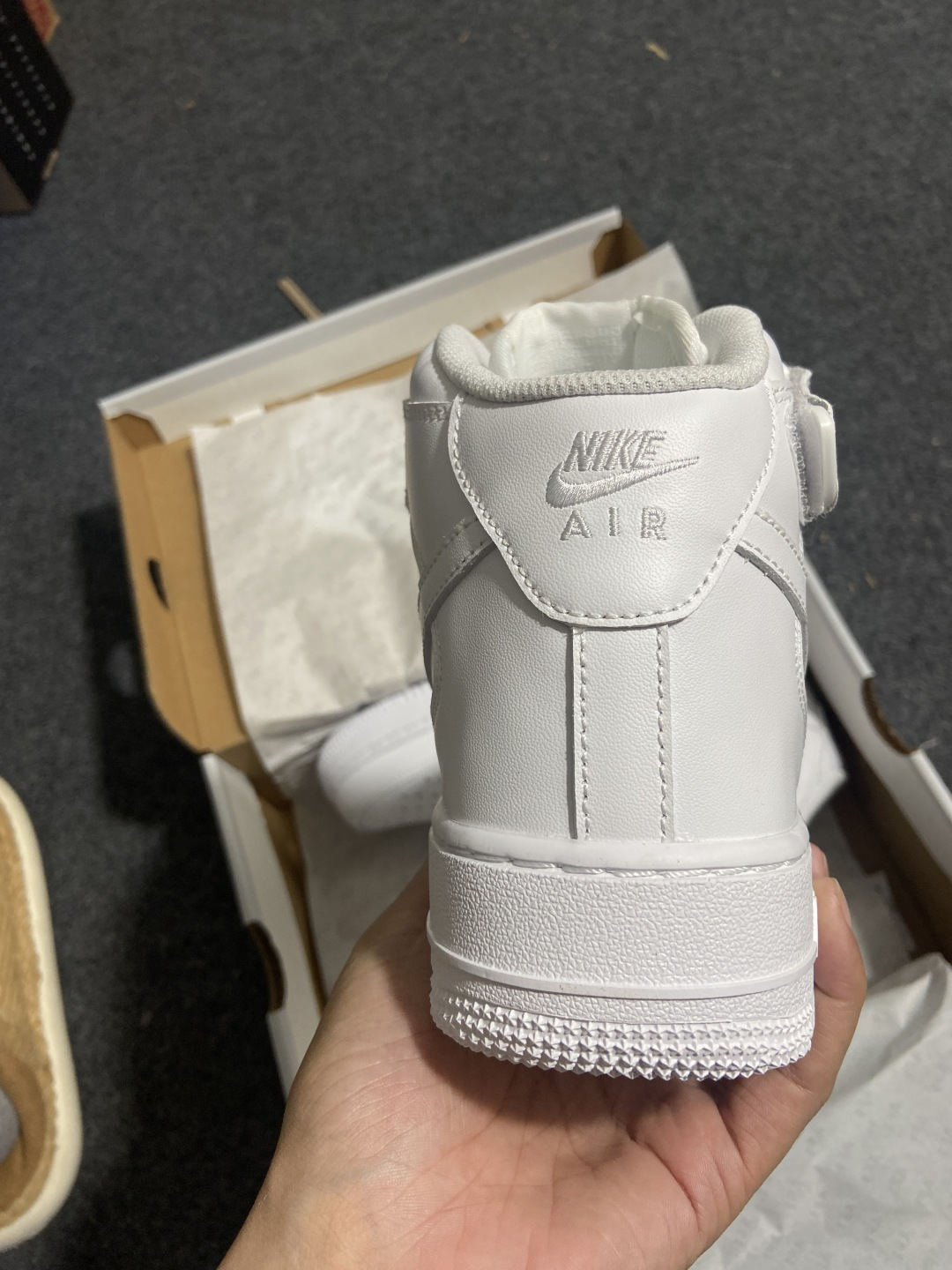 #平台专供 Air Force 1 Mid '07 空军一号中帮经典板鞋 纯白 货号:-111 内置So