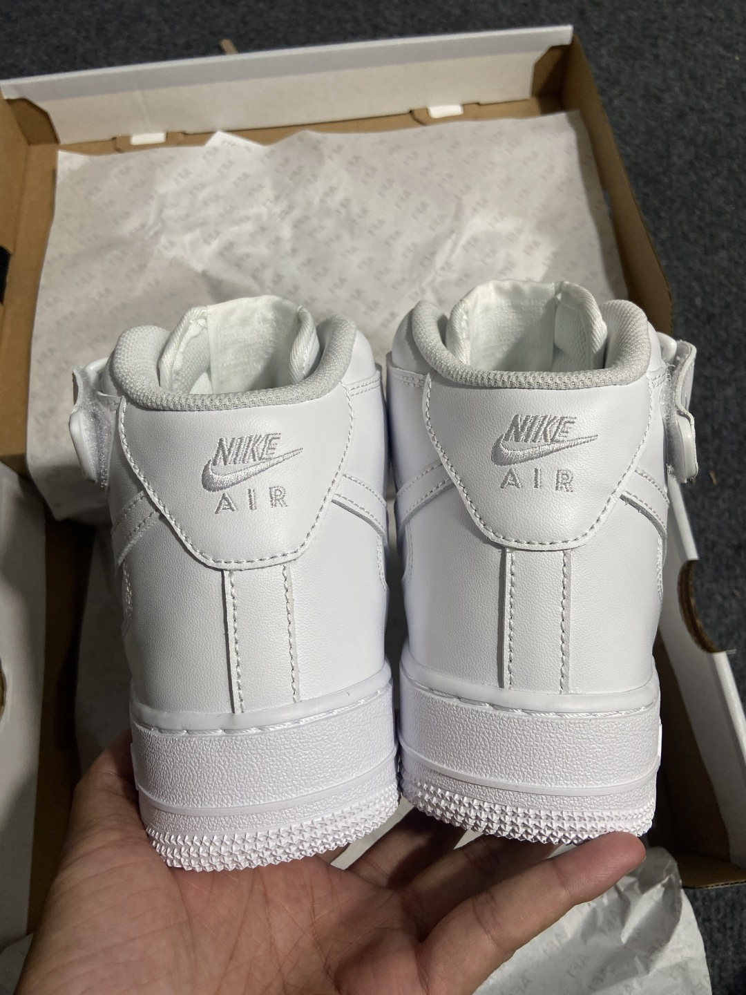 #平台专供 Air Force 1 Mid '07 空军一号中帮经典板鞋 纯白 货号:-111 内置So