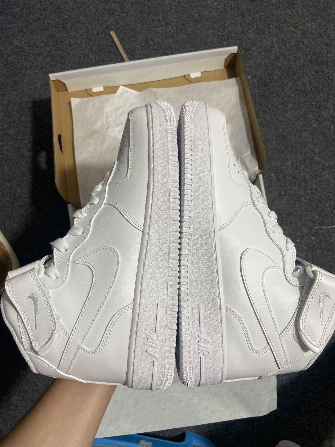 #平台专供 Air Force 1 Mid '07 空军一号中帮经典板鞋 纯白 货号:-111 内置So