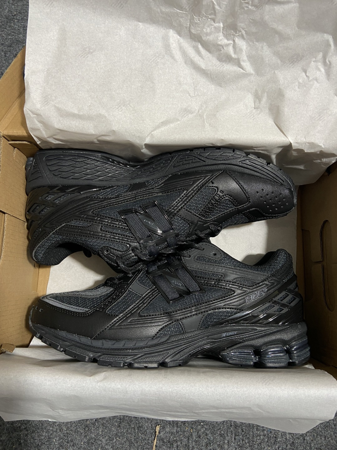 New Balance 1906系列复古老爹风休闲运动慢跑鞋M1906NJ #YZ010#鞋款灵感源自设