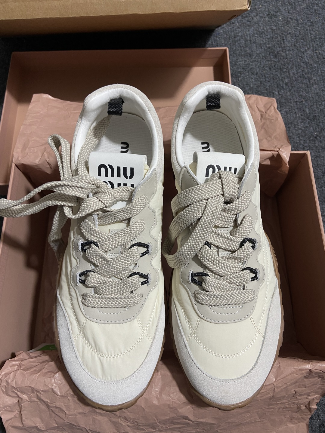 P【外贸版 MiuMiu】MIU MIU缪缪 Tyre 绒面革 圆头系带 德训鞋 低帮 生活休闲鞋 男女