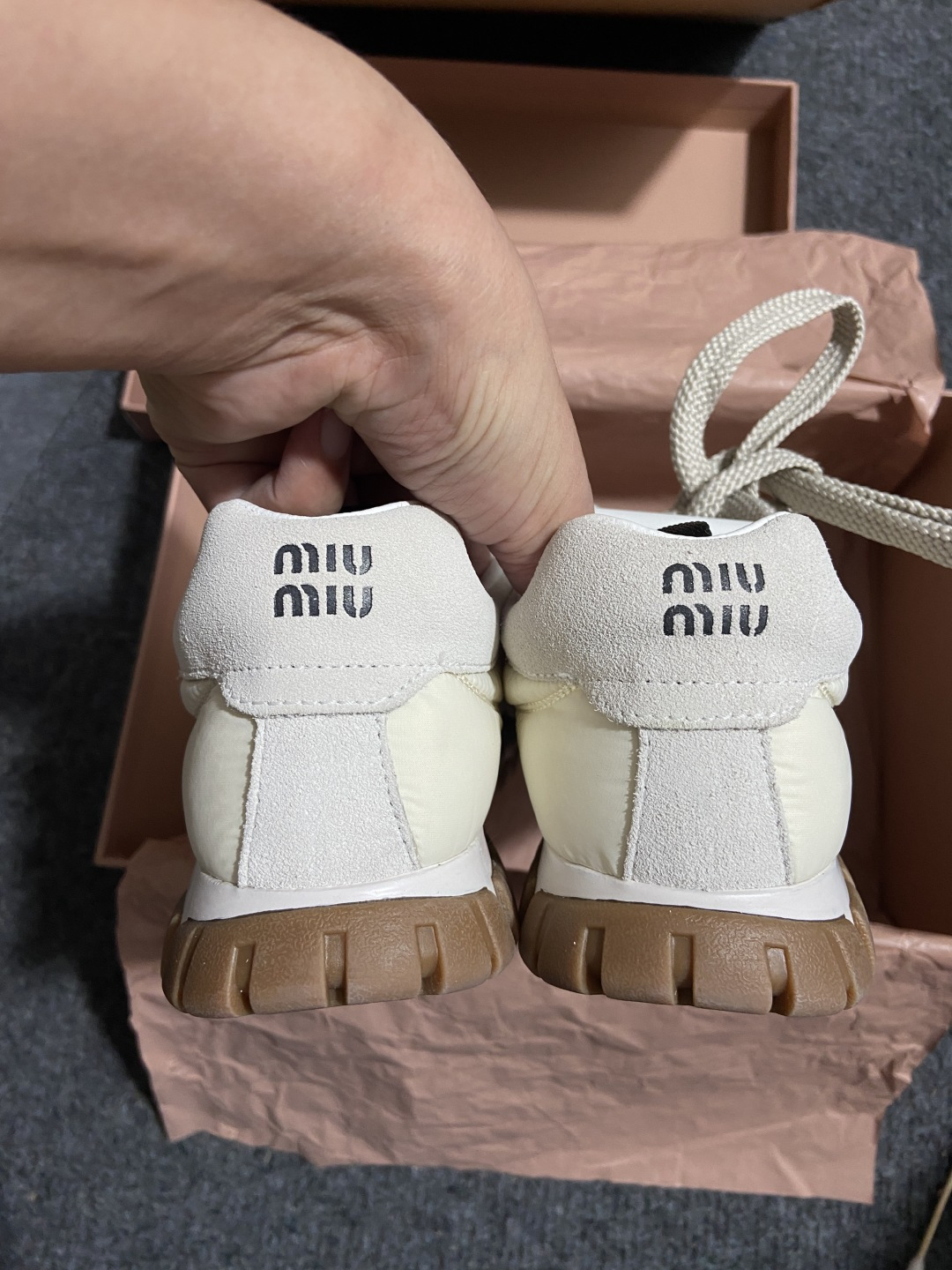 P【外贸版 MiuMiu】MIU MIU缪缪 Tyre 绒面革 圆头系带 德训鞋 低帮 生活休闲鞋 男女