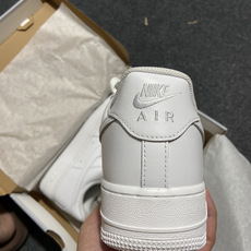 NK Air Force 1 Low '07 空军一号低帮经典板鞋 全白 36-39 DD8959-10 NK Air Force 1 Low '07 空军一号低帮经典板鞋 全白 36-39 DD8959-10