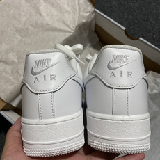 NK Air Force 1 Low '07 空军一号低帮经典板鞋 全白 36-39 DD8959-10 NK Air Force 1 Low '07 空军一号低帮经典板鞋 全白 36-39 DD8959-10