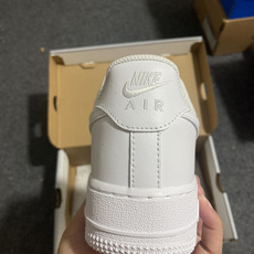 NK Air Force 1 Low '07 空军一号低帮经典板鞋 全白 36-39 DD8959-10 NK Air Force 1 Low '07 空军一号低帮经典板鞋 全白 36-39 DD8959-10