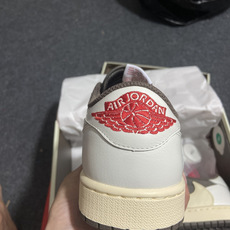 纯原 Travis Scott x Air Jordan 1 Reverse Mocha 联名倒钩摩卡棕 纯原 Travis Scott x Air Jordan 1 Reverse Mocha 联名倒钩摩卡棕