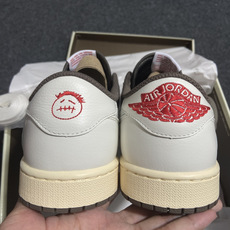 纯原 Travis Scott x Air Jordan 1 Reverse Mocha 联名倒钩摩卡棕 纯原 Travis Scott x Air Jordan 1 Reverse Mocha 联名倒钩摩卡棕