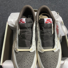 纯原 Travis Scott x Air Jordan 1 Reverse Mocha 联名倒钩摩卡棕 纯原 Travis Scott x Air Jordan 1 Reverse Mocha 联名倒钩摩卡棕