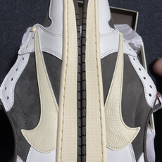 纯原 Travis Scott x Air Jordan 1 Reverse Mocha 联名倒钩摩卡棕 纯原 Travis Scott x Air Jordan 1 Reverse Mocha 联名倒钩摩卡棕