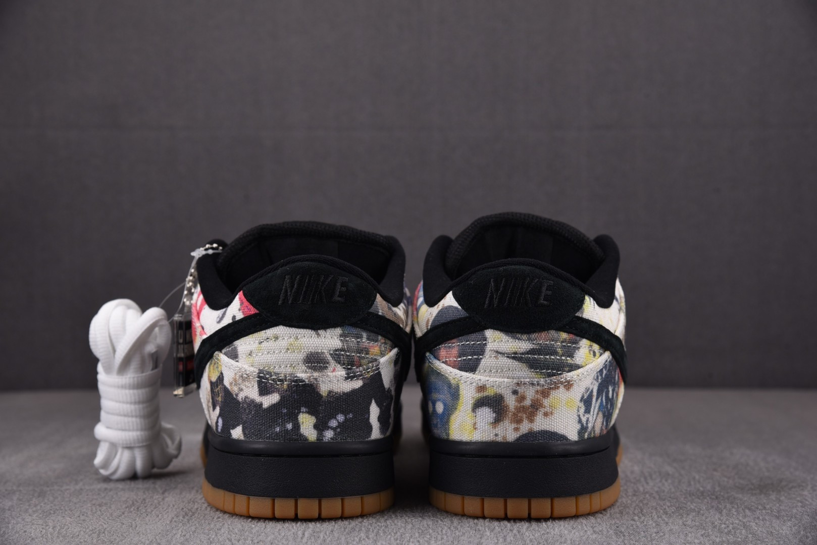 ¥:420 Supreme x NK SB Dunk Low“Rammellzee”Sup联名 黑彩 FD8778-00