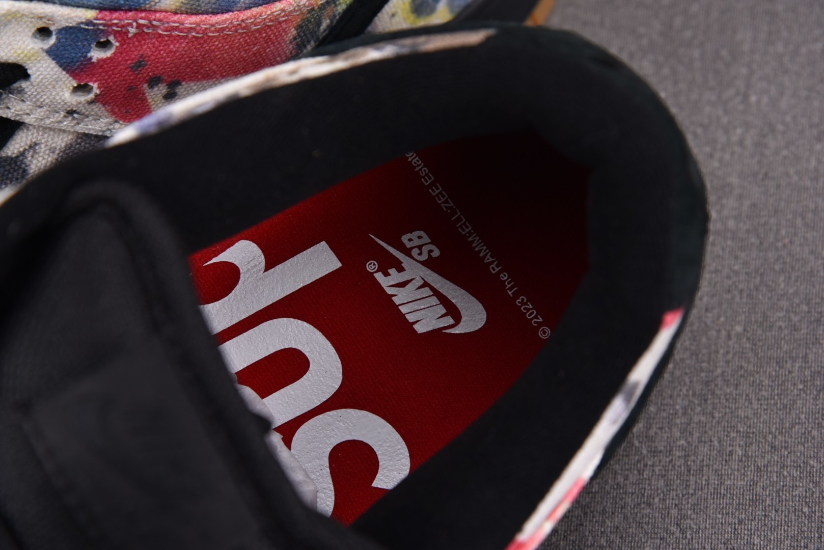 ¥:420 Supreme x NK SB Dunk Low“Rammellzee”Sup联名 黑彩 FD8778-00