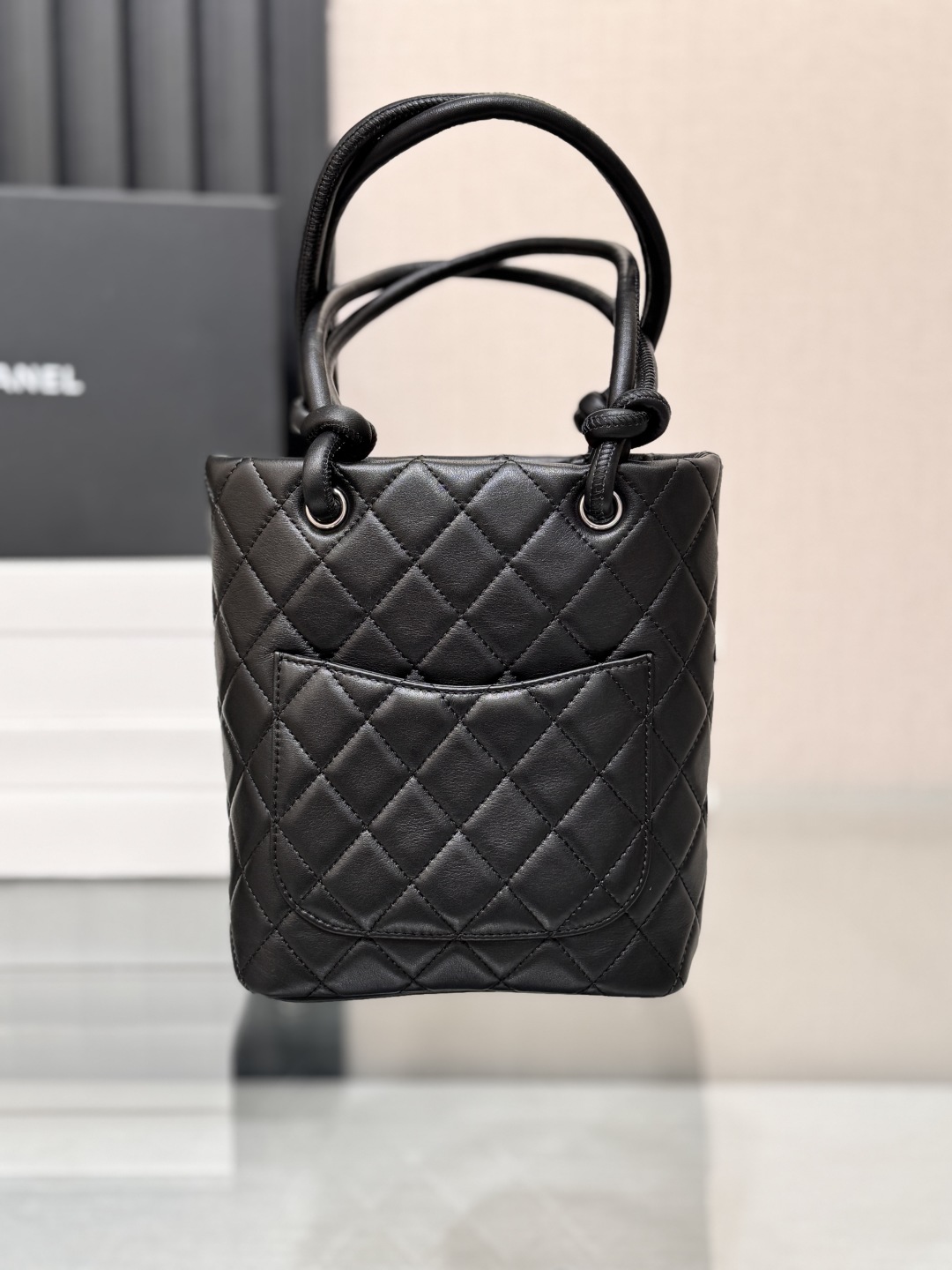 Elegant Black & White Mini Tote Bag: Chic Handbag for Women, 20 x 16 x 7 cm 5 cmp i1747809214754 7128 0 3