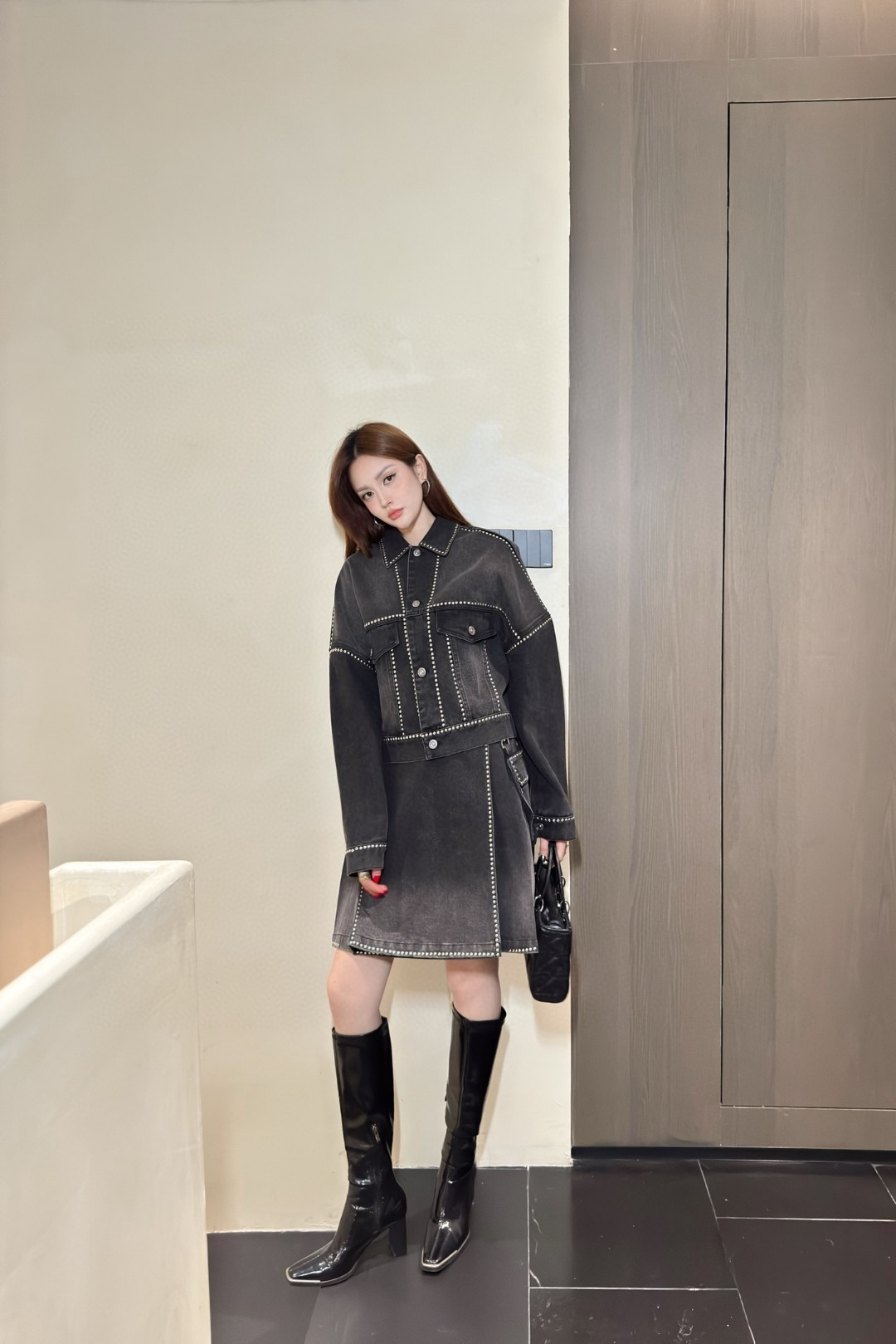 NO:309674,Jackets and skirts models, skirts, jackets & coats,alexander wang19860909外套半裙模特图,,skirts,jackets & coats,alexander wang,Women's clothing