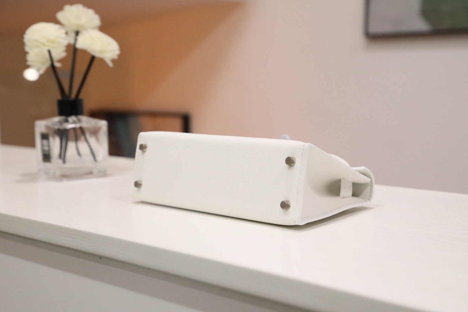 🐎新品
kelly 2代mini手绘款绘奥维那酒庄【纯白色】ep手掌纹银扣，高端定制系列，手绘涂鸦，欧美时尚，手缝蜡线，全钢五金，私人订制