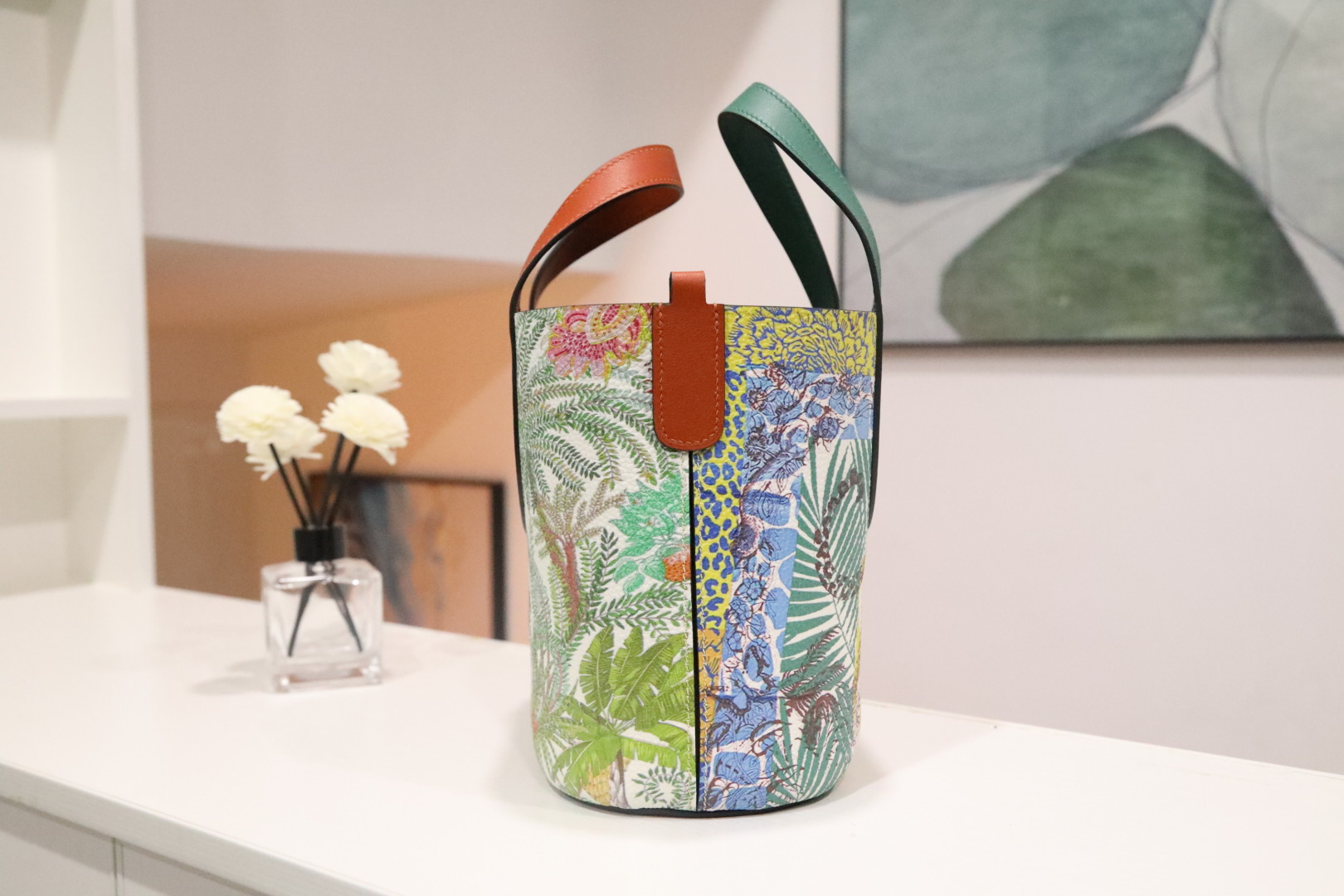 🐎新品
18尺寸菜篮子猪鼻子再次更新，【绿拼红】swift头层牛皮手腕，包身togo小牛皮，丛林动物彩绘涂鸦，小众独特，欧美时尚，手缝蜡线，全钢五金，私人订制