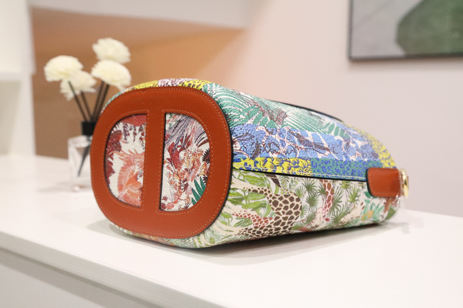 🐎新品
18尺寸菜篮子猪鼻子再次更新，【绿拼红】swift头层牛皮手腕，包身togo小牛皮，丛林动物彩绘涂鸦，小众独特，欧美时尚，手缝蜡线，全钢五金，私人订制