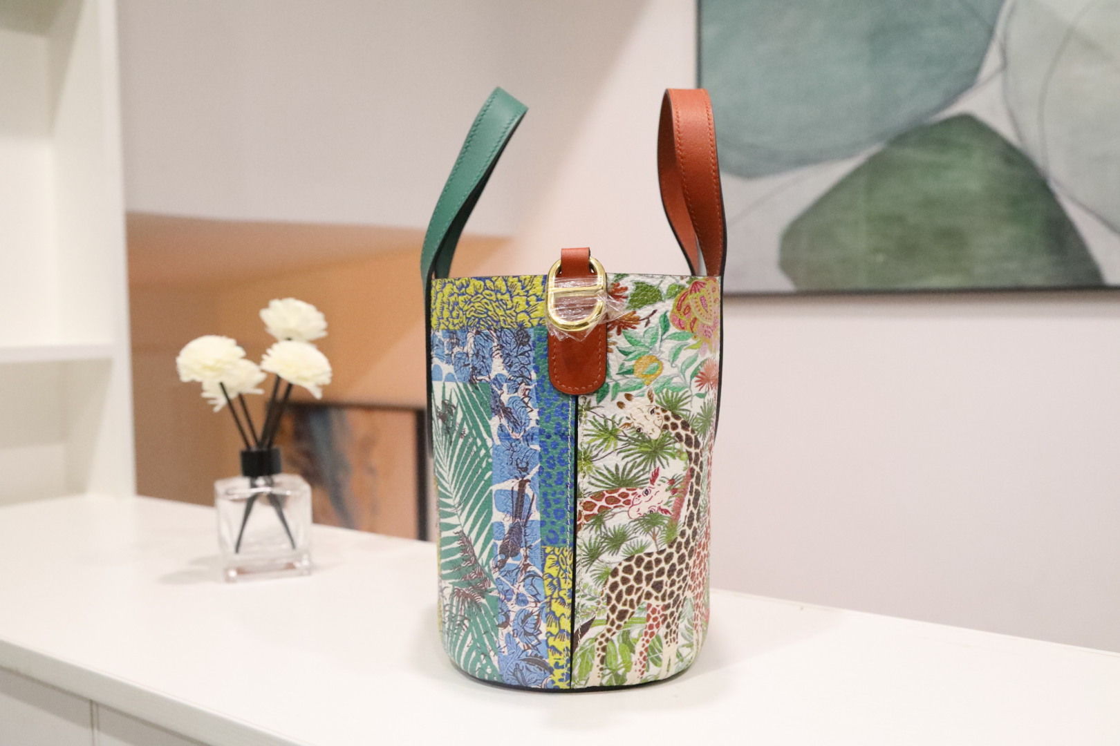 🐎新品
18尺寸菜篮子猪鼻子再次更新，【绿拼红】swift头层牛皮手腕，包身togo小牛皮，丛林动物彩绘涂鸦，小众独特，欧美时尚，手缝蜡线，全钢五金，私人订制