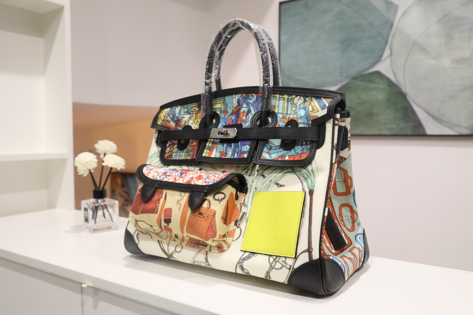 🐎新品
铂金款cargo涂鸦系列35尺寸【黑色】swift皮头层牛皮拼青花瓷涂鸦彩印帆布银扣，欧美时尚，高端典雅，手缝蜡线，全钢五金，私人订制