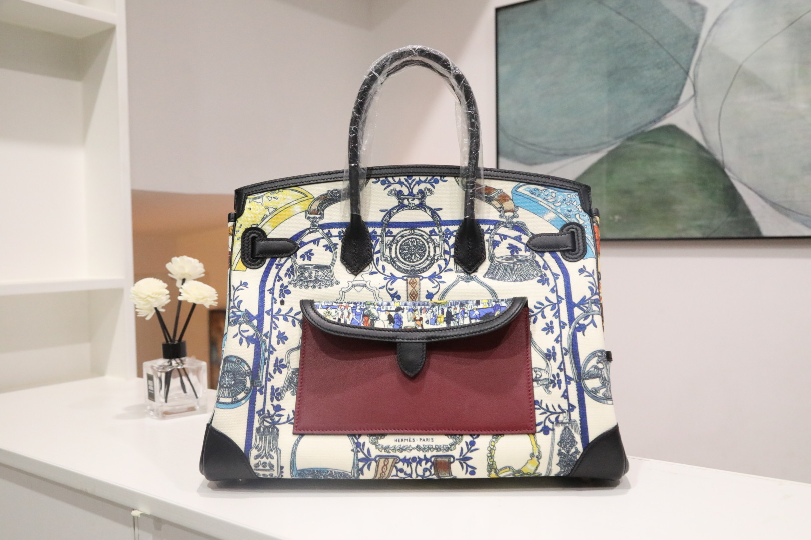 🐎新品
铂金款cargo涂鸦系列35尺寸【黑色】swift皮头层牛皮拼青花瓷涂鸦彩印帆布银扣，欧美时尚，高端典雅，手缝蜡线，全钢五金，私人订制