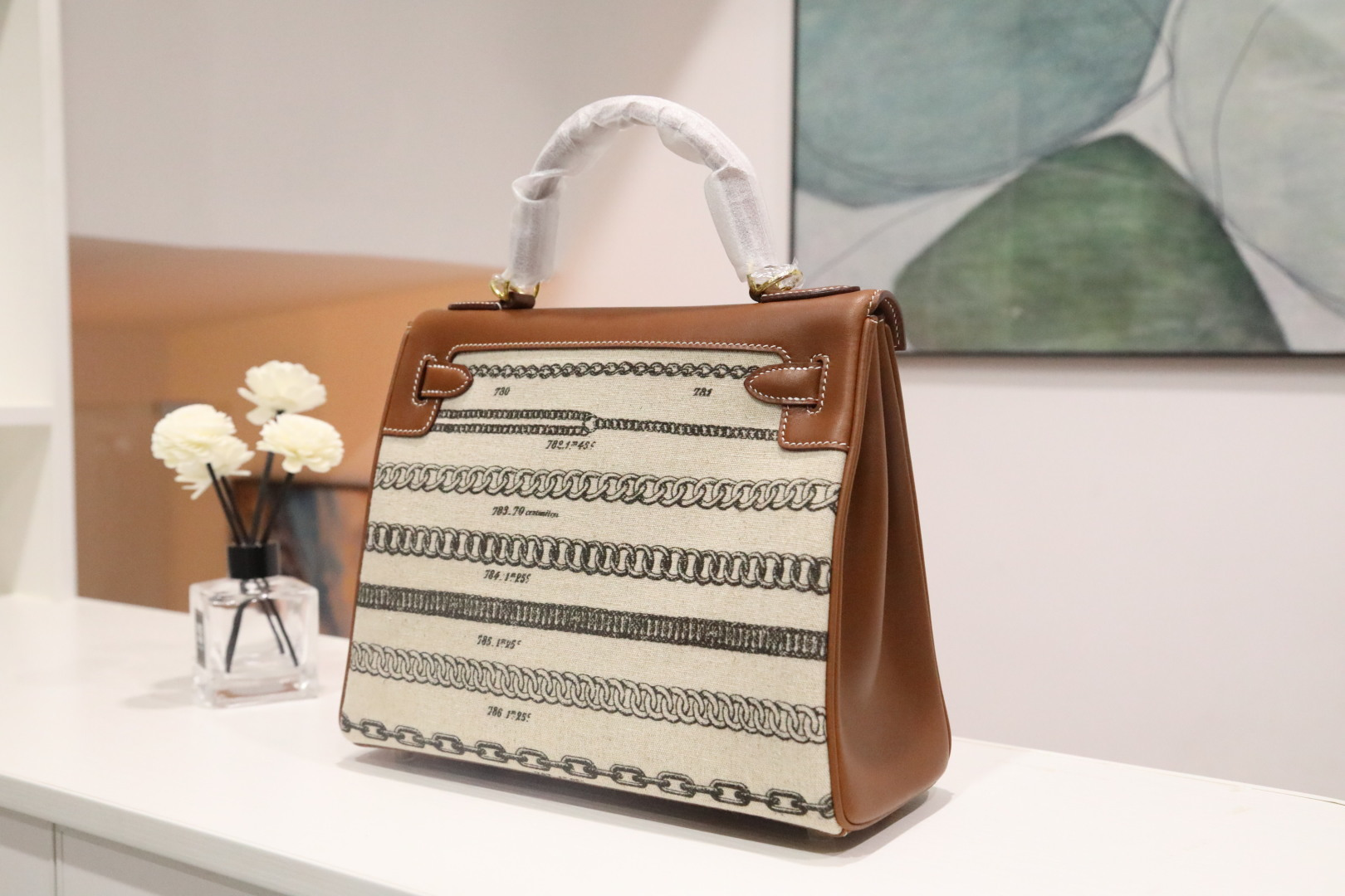 🐎新品
凯莉款28cm圣诞限定【金粽色】马鞍皮皮拼帆布，链条彩印设计，欧美时尚手缝蜡线，全钢五金，私人订制