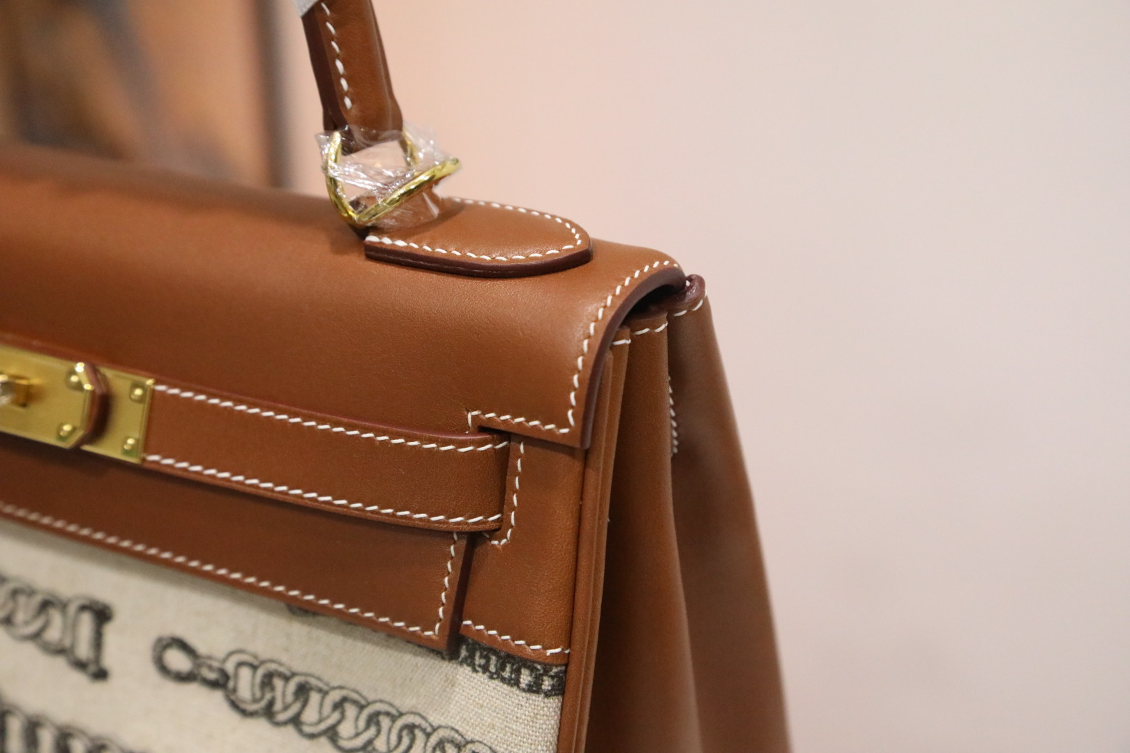 🐎新品
凯莉款28cm圣诞限定【金粽色】马鞍皮皮拼帆布，链条彩印设计，欧美时尚手缝蜡线，全钢五金，私人订制