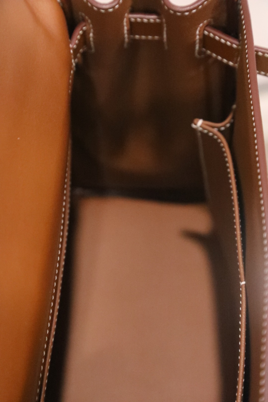 🐎新品
凯莉款28cm圣诞限定【金粽色】马鞍皮皮拼帆布，链条彩印设计，欧美时尚手缝蜡线，全钢五金，私人订制