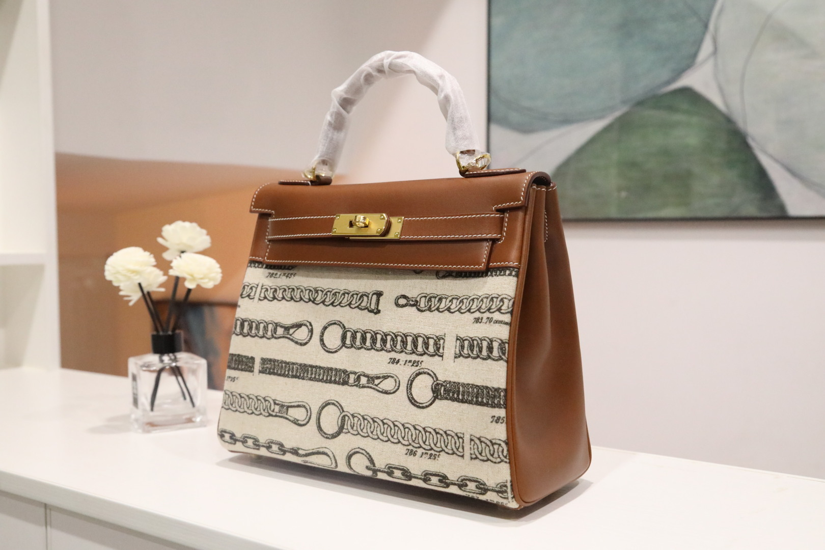 🐎新品
凯莉款28cm圣诞限定【金粽色】马鞍皮皮拼帆布，链条彩印设计，欧美时尚手缝蜡线，全钢五金，私人订制