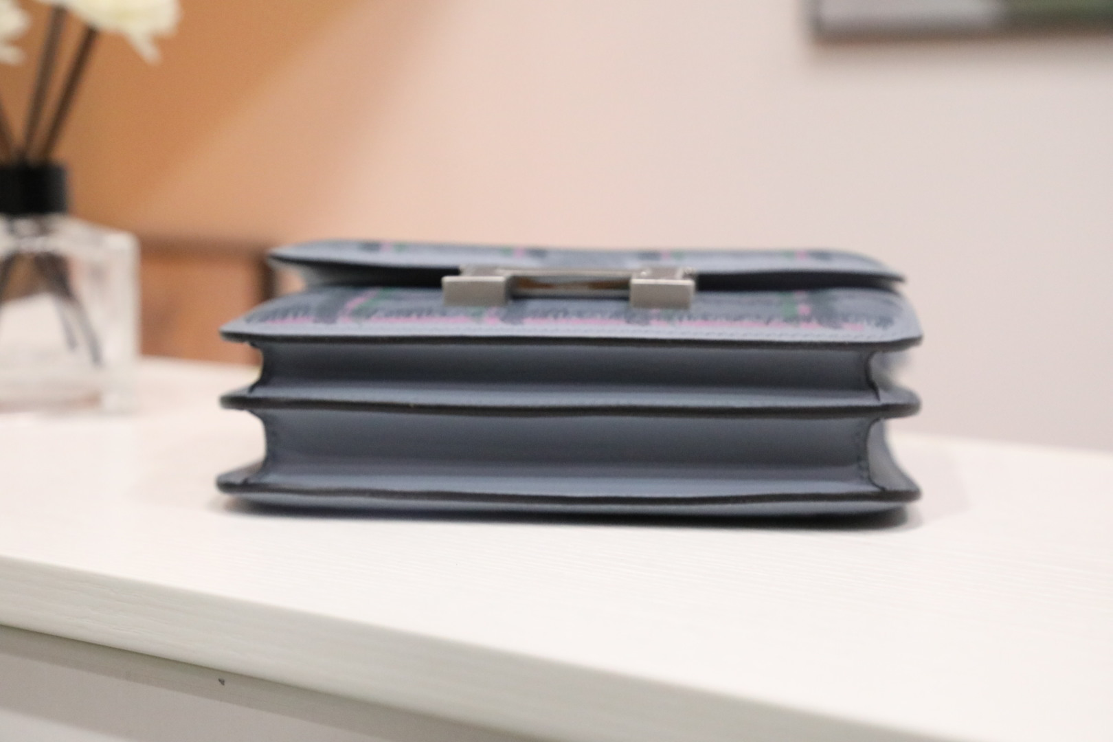 🐎新品
空姐康康款18/24cm限定蓝盒子，粉绿格子条纹彩印设计，【奶昔白】【蓝色】swift头层牛皮细腻柔软，高级感优雅，欧美时尚，手缝蜡线，全钢五金，私人订制