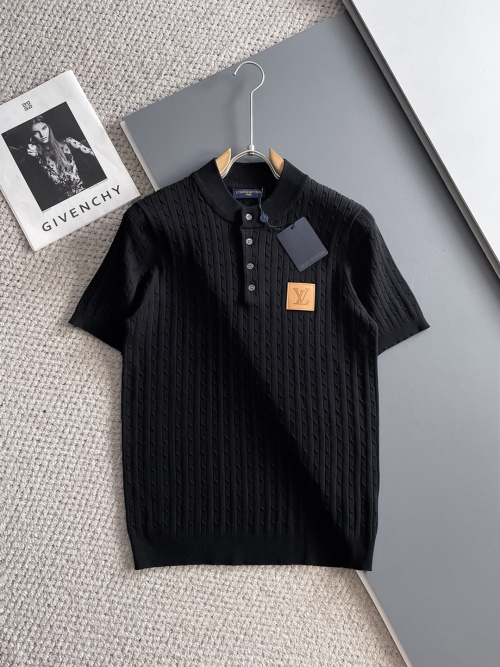 Louis Vuitton 2025 Spring/Summer Black Knit Polo Shirt with Embroidered Logo 1 Louis Vuitton 2025 Spring/Summer Black Knit Polo Shirt with Embroidered Logo