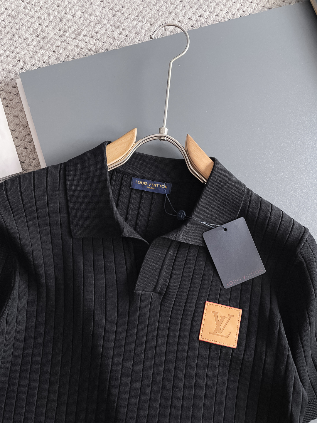 Louis Vuitton 2025 Spring/Summer Black Knit Polo Shirt with LV Patch 3 cmp i1748622634803 6434 0 1