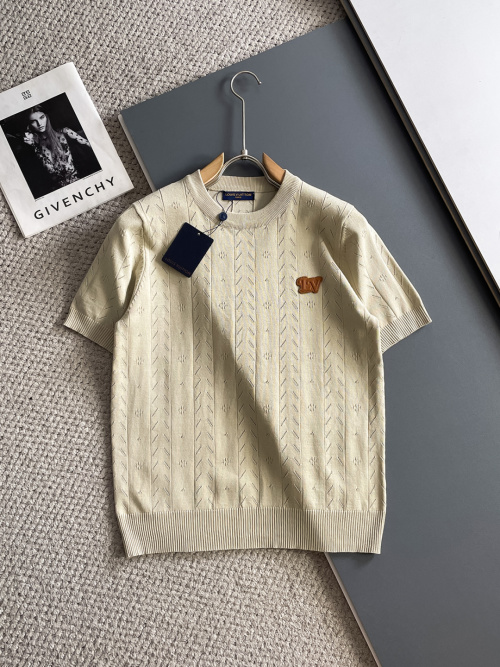 Louis Vuitton T-shirt Tricot Homme, Manches Courtes, Logo Discret, Beige Élégant 1 Louis Vuitton T-shirt Tricot Homme, Manches Courtes, Logo Discret, Beige Élégant