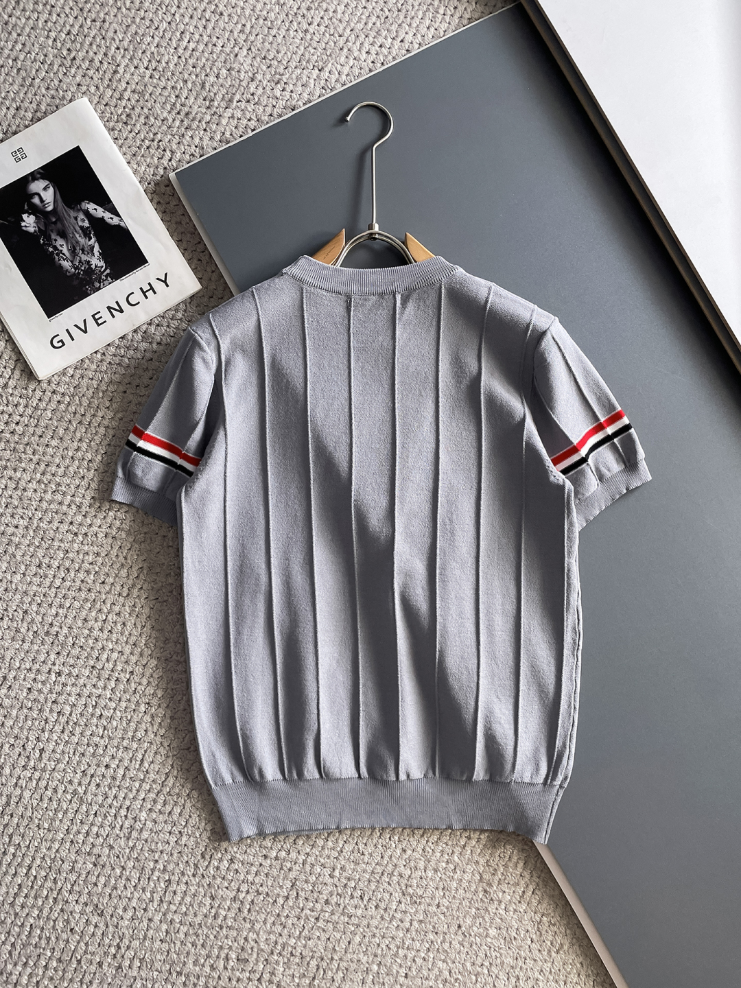 Thom Browne Men's Gray Ribbed Knit Short Sleeve T-Shirt with Arm Stripes 10 cmp i1748623371351 185 0 8