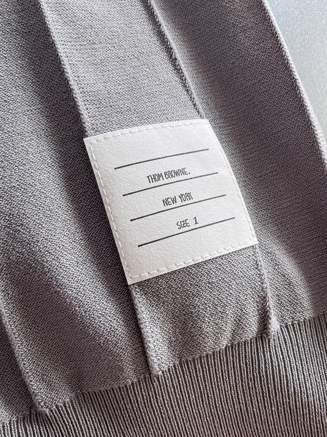 Thom Browne Men's Gray Ribbed Knit Short Sleeve T-Shirt with Arm Stripes 4 cmp i1748623373370 1594 0 2