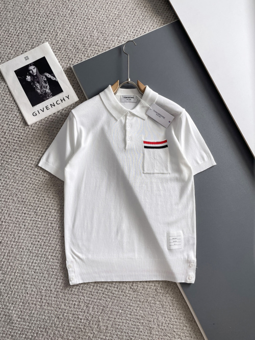 Polo de Punto Thom Browne Clásico con Bolsillo y Raya Tricolor 1 Polo de Punto Thom Browne Clásico con Bolsillo y Raya Tricolor