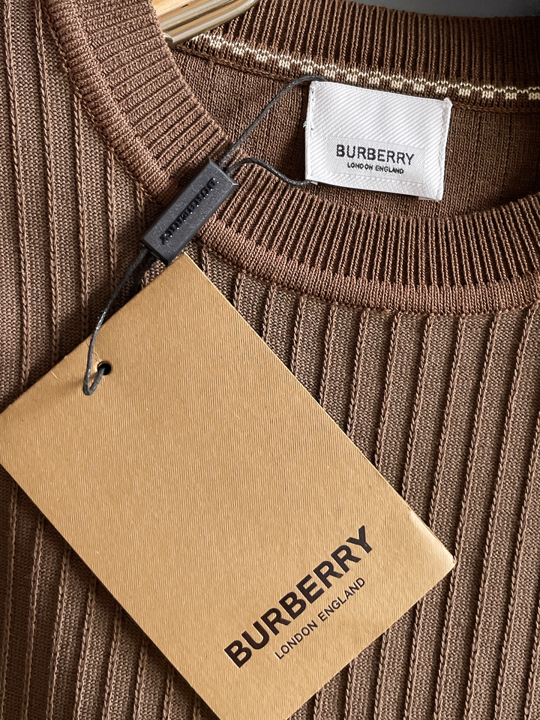 Burberry Men's Ribbed Knit Short Sleeve T-Shirt with Check Patch 5 cmp i1748623688368 488 0 3