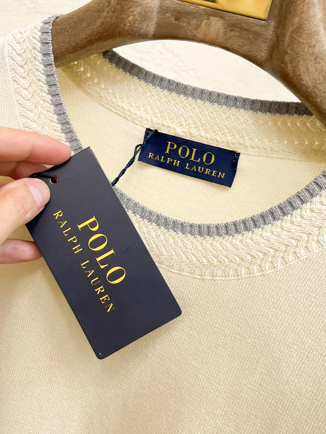 2026春夏新款男士顶级翻领针织短袖T恤，品牌最新设计元素！既不单调也不复杂,恰到好处的展现品味！客供定