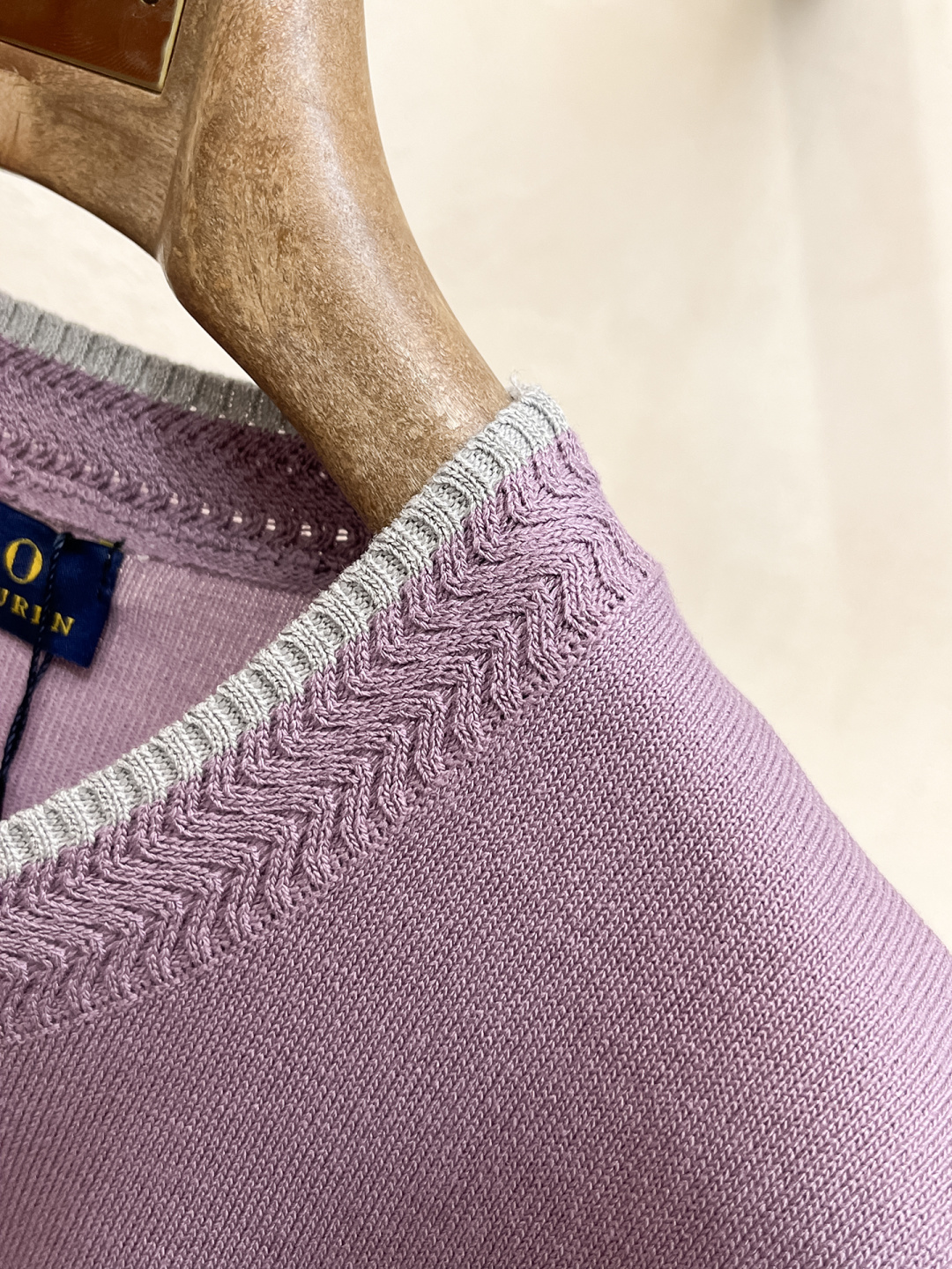 2026春夏新款男士顶级翻领针织短袖T恤，品牌最新设计元素！既不单调也不复杂,恰到好处的展现品味！客供定