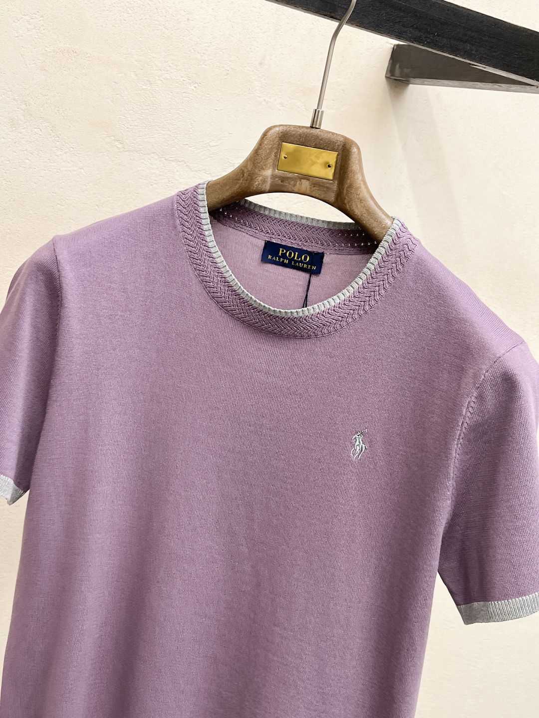 2026春夏新款男士顶级翻领针织短袖T恤，品牌最新设计元素！既不单调也不复杂,恰到好处的展现品味！客供定