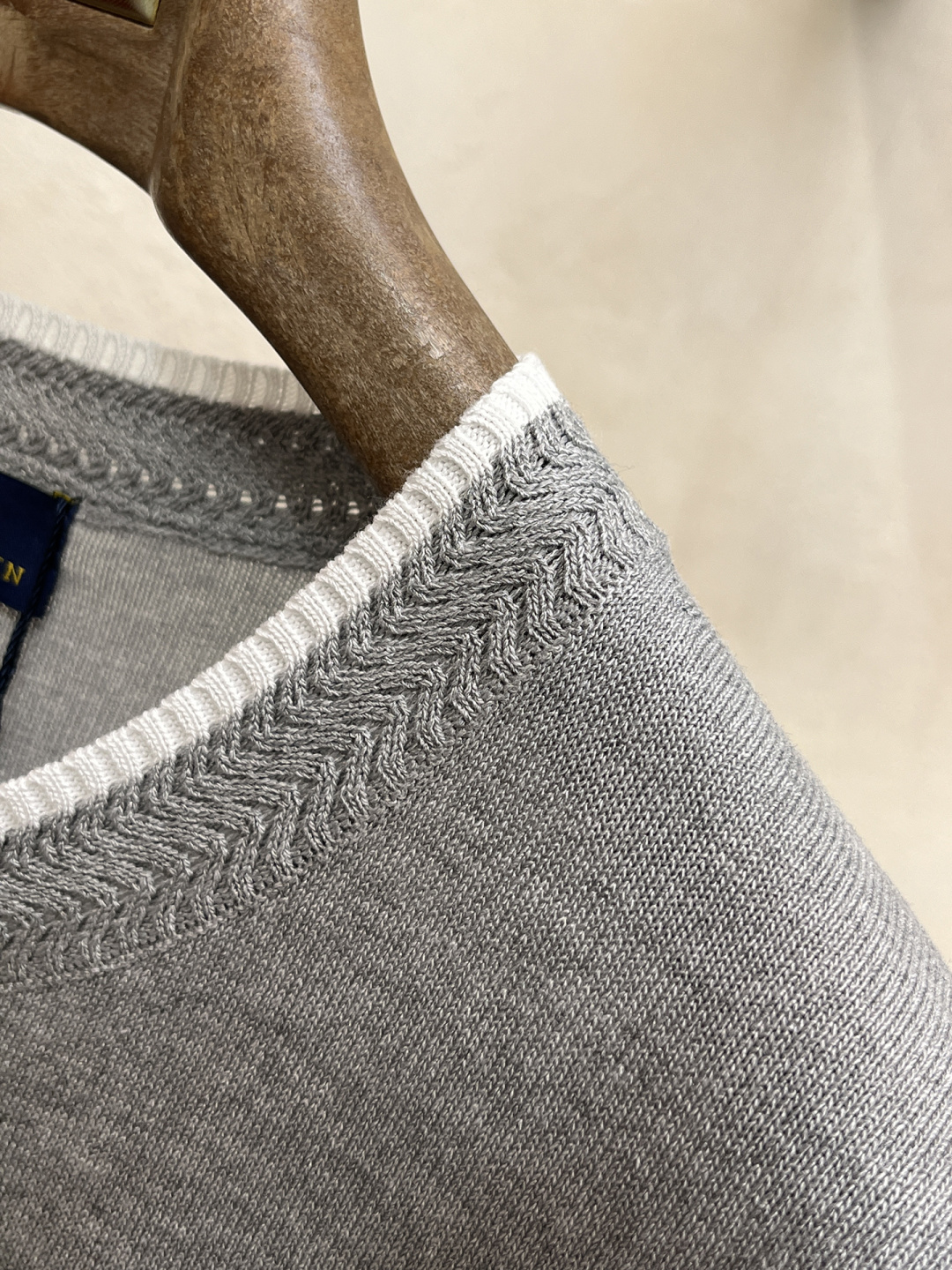 2026春夏新款男士顶级翻领针织短袖T恤，品牌最新设计元素！既不单调也不复杂,恰到好处的展现品味！客供定