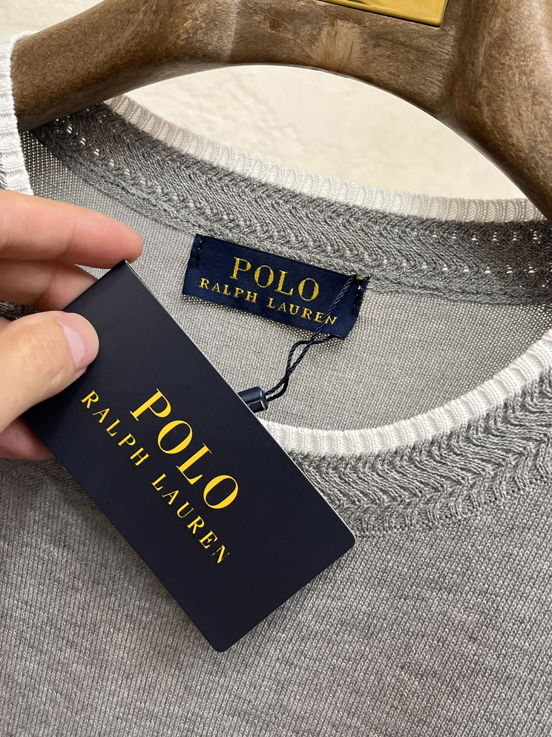 2026春夏新款男士顶级翻领针织短袖T恤，品牌最新设计元素！既不单调也不复杂,恰到好处的展现品味！客供定