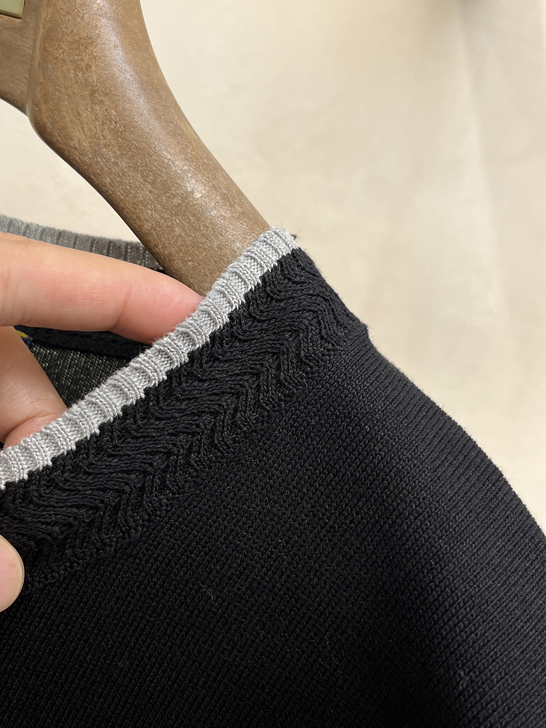 2026春夏新款男士顶级翻领针织短袖T恤，品牌最新设计元素！既不单调也不复杂,恰到好处的展现品味！客供定