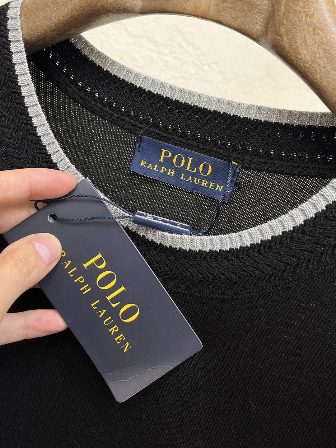 2026春夏新款男士顶级翻领针织短袖T恤，品牌最新设计元素！既不单调也不复杂,恰到好处的展现品味！客供定