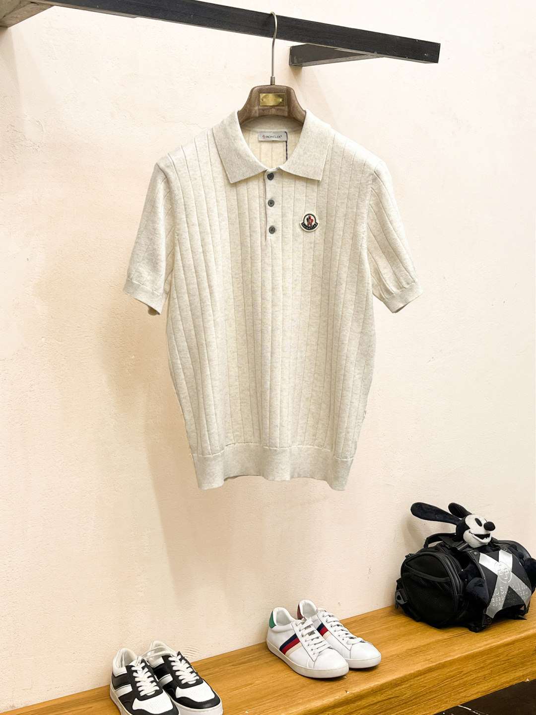 蒙口 2026春夏新款男士顶级翻领针织短袖T恤，品牌最新设计元素！既不单调也不复杂,恰到好处的展现品味！