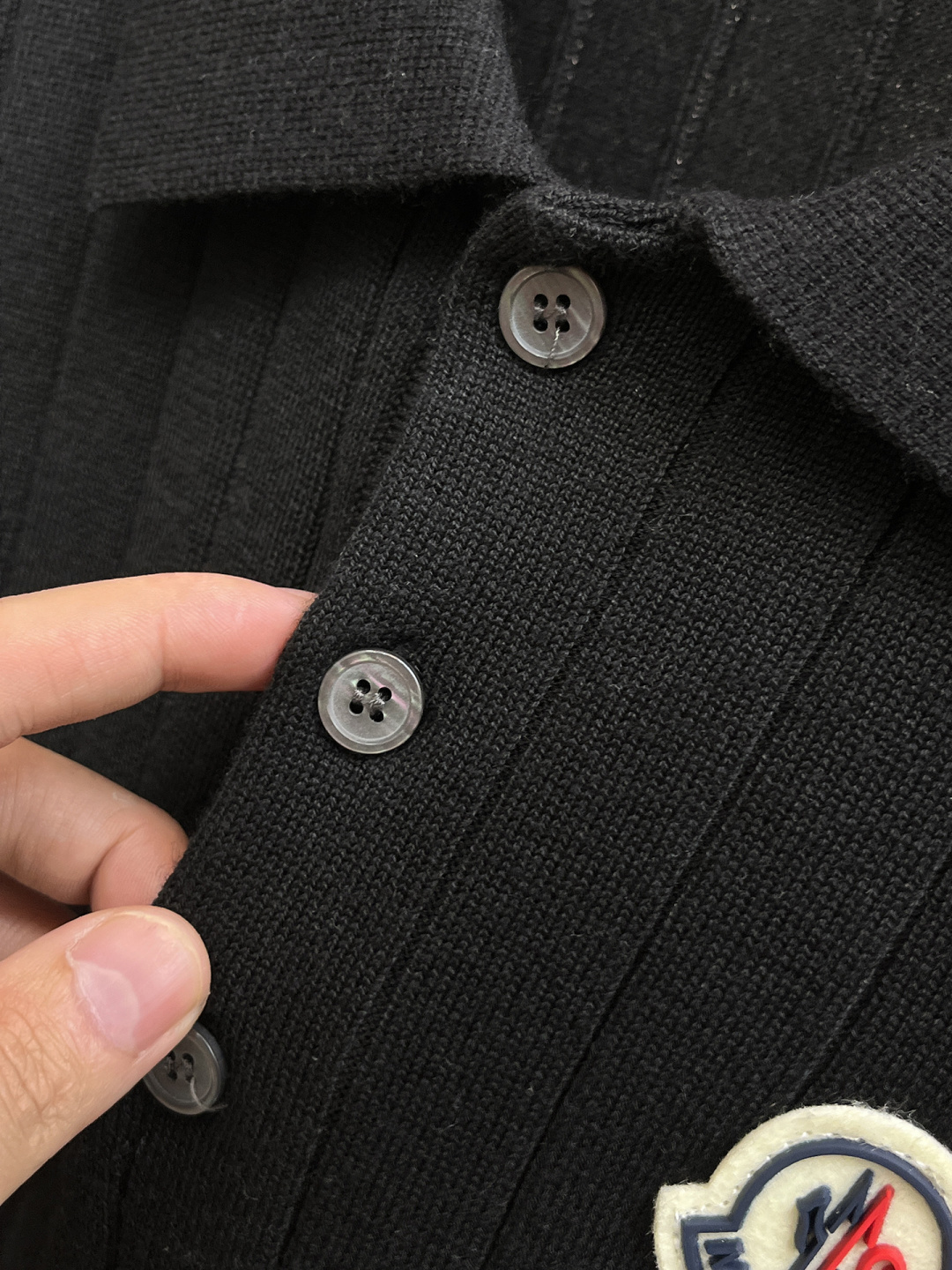 蒙口 2026春夏新款男士顶级翻领针织短袖T恤，品牌最新设计元素！既不单调也不复杂,恰到好处的展现品味！