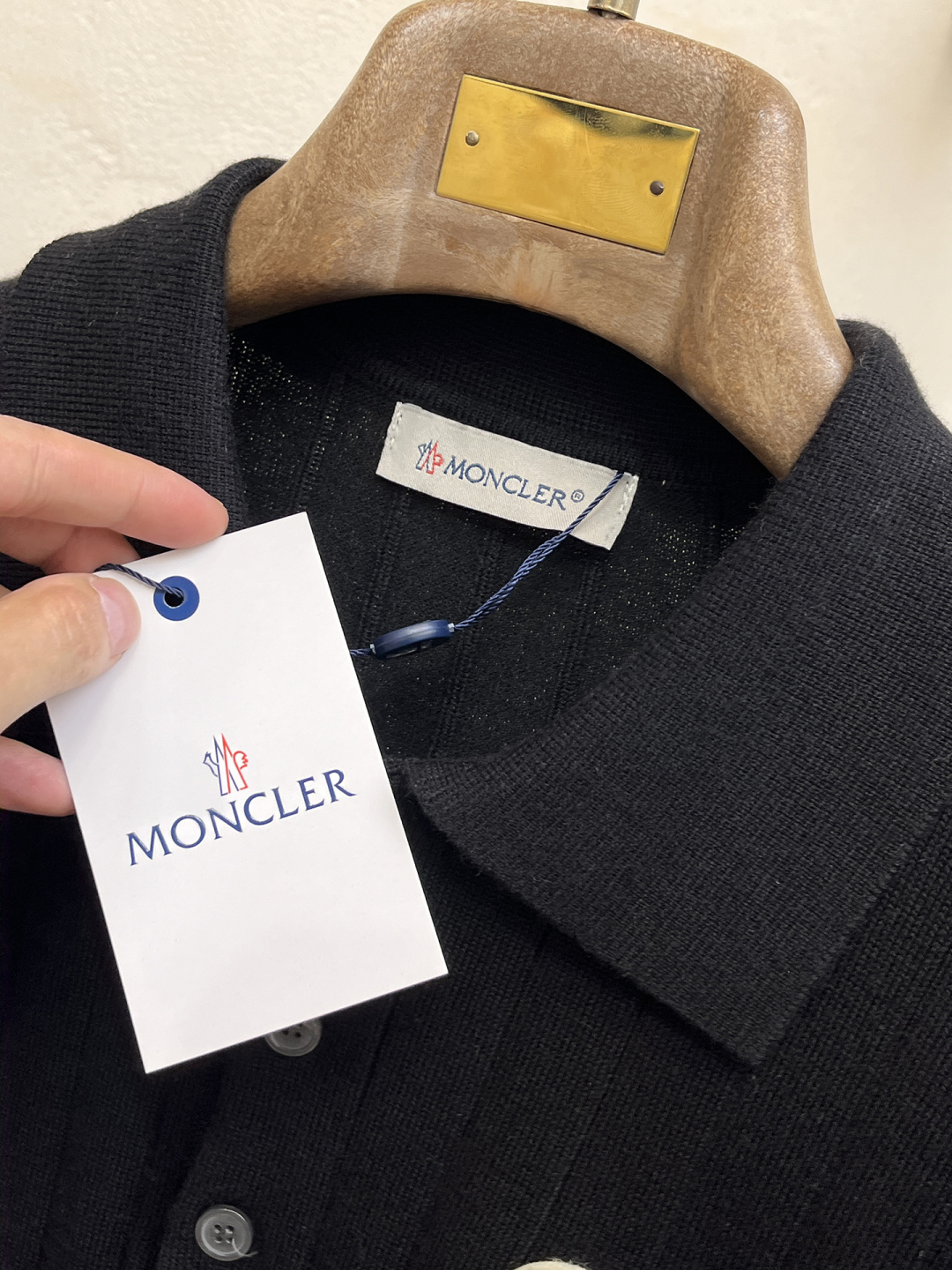 蒙口 2026春夏新款男士顶级翻领针织短袖T恤，品牌最新设计元素！既不单调也不复杂,恰到好处的展现品味！