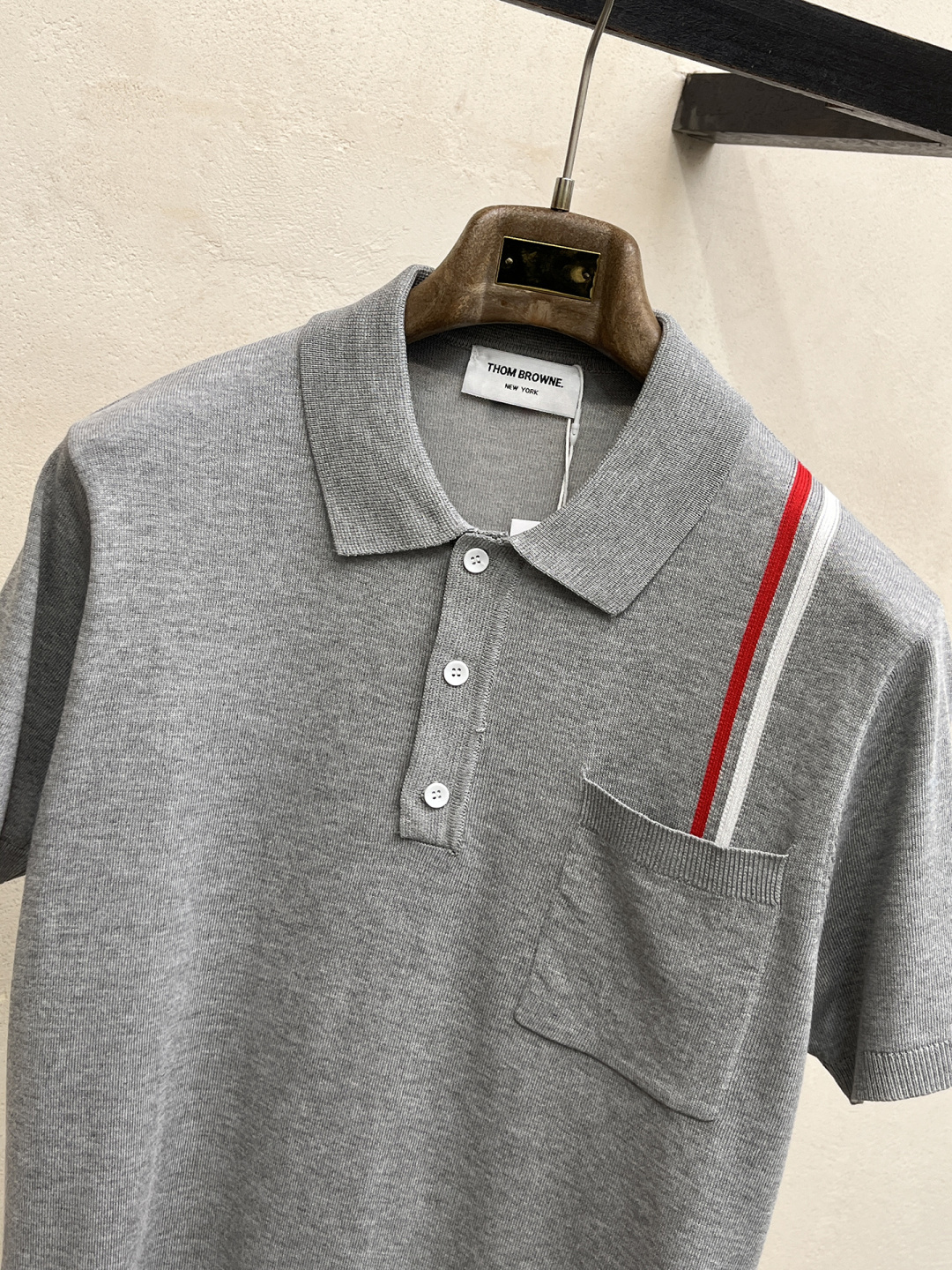 TB 2026春夏新款男士顶级翻领针织短袖T恤，品牌最新设计元素！既不单调也不复杂,恰到好处的展现品味！