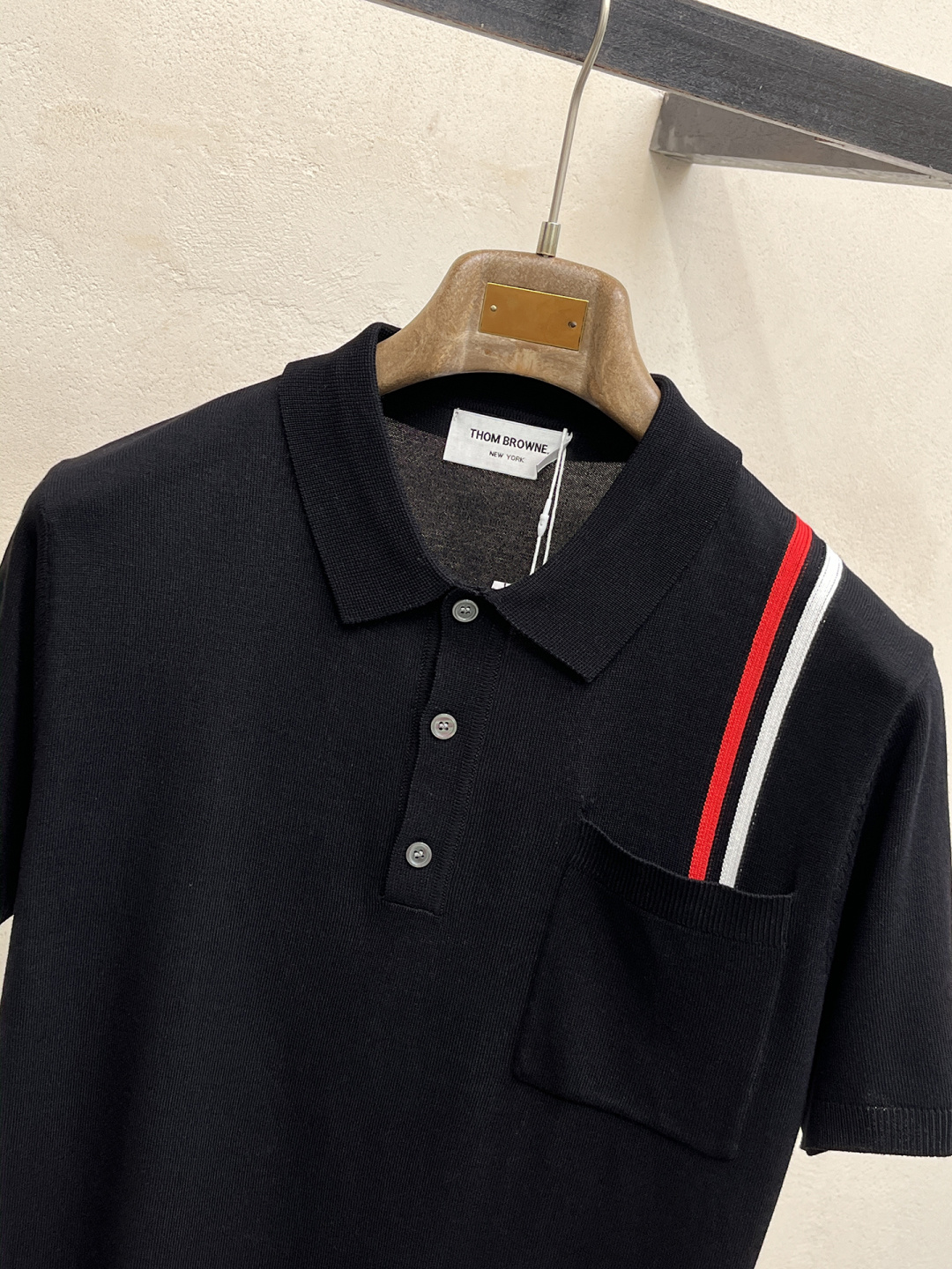 TB 2026春夏新款男士顶级翻领针织短袖T恤，品牌最新设计元素！既不单调也不复杂,恰到好处的展现品味！