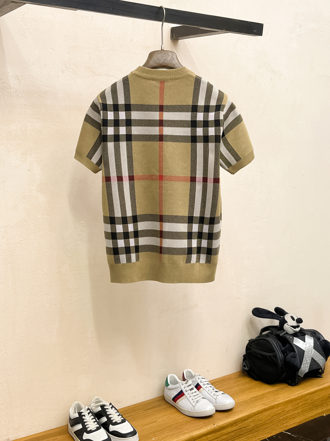 巴宝莉 秋冬新款男士顶级圆领针织短袖T恤，品牌最新设计元素！既不单调也不复杂,恰到好处的展现品味！客供定