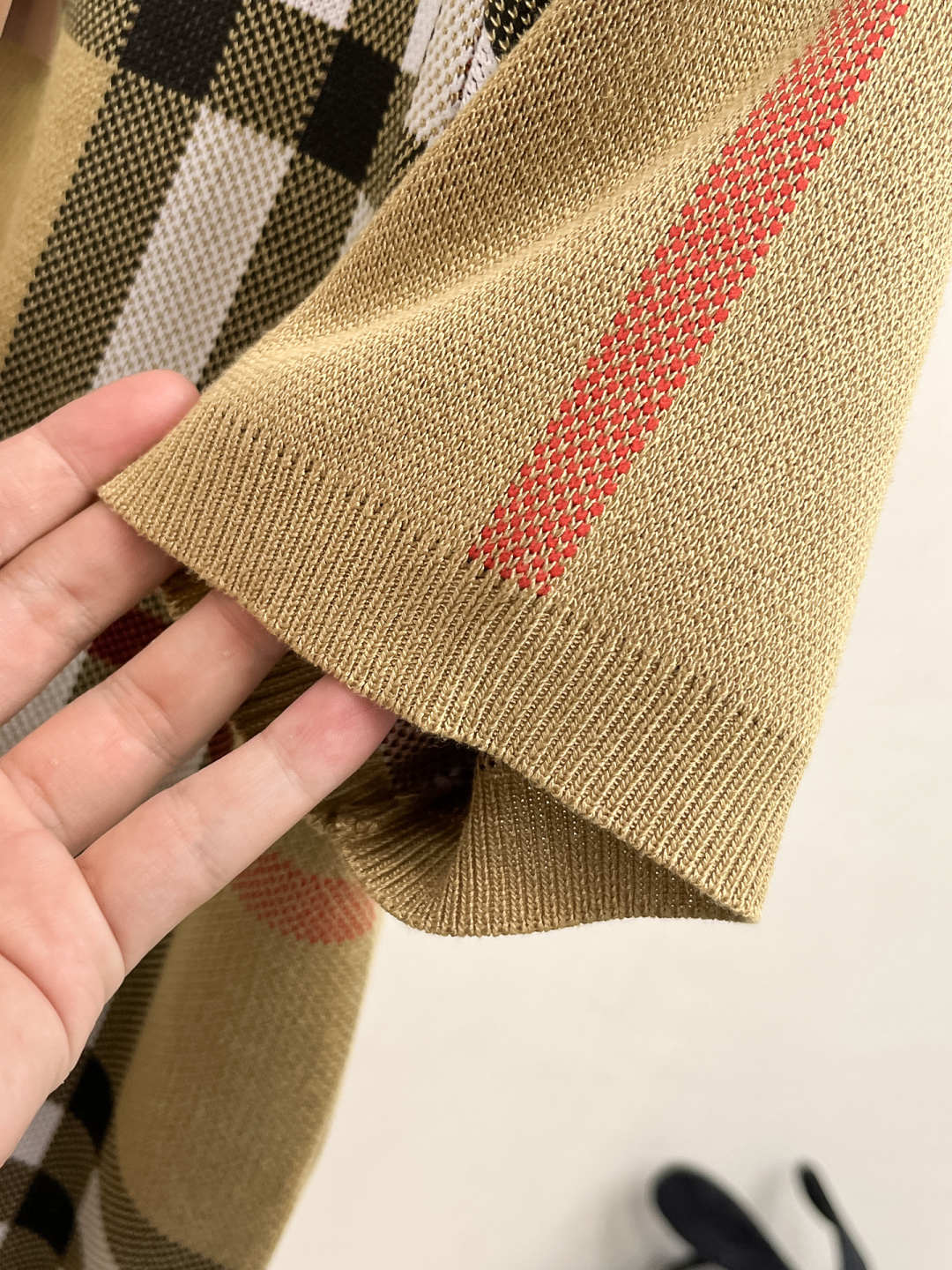 巴宝莉 秋冬新款男士顶级圆领针织短袖T恤，品牌最新设计元素！既不单调也不复杂,恰到好处的展现品味！客供定