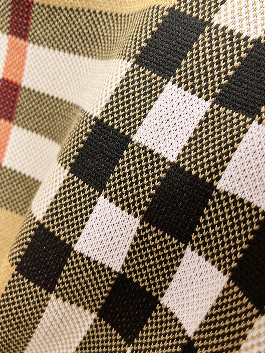 巴宝莉 秋冬新款男士顶级圆领针织短袖T恤，品牌最新设计元素！既不单调也不复杂,恰到好处的展现品味！客供定